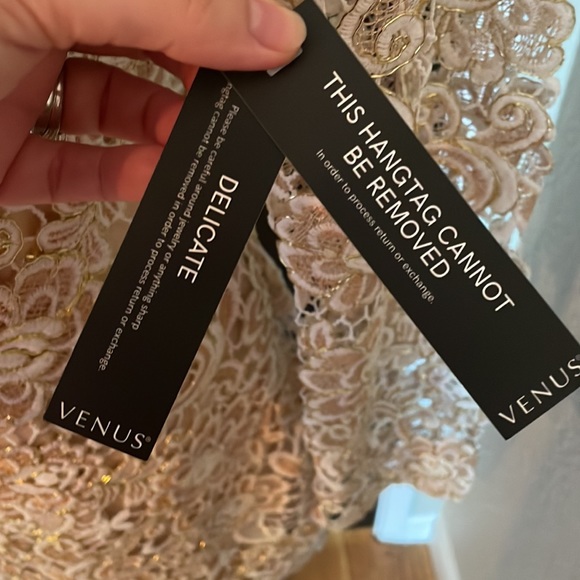 Venus | Open Back Lace Dress - Picture 6 of 11